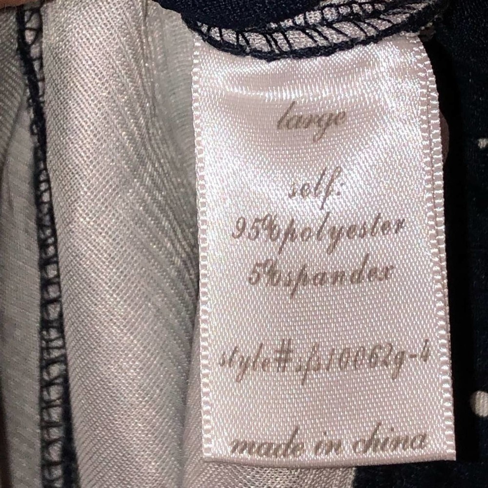 Francesca’s Ayla  Navy Triangle Scalloped Waist Skirt Size Large - Picture 11 of 13
